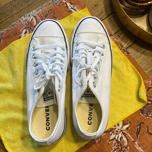 Converse White Low-Top Sneakers platform gently used original laces